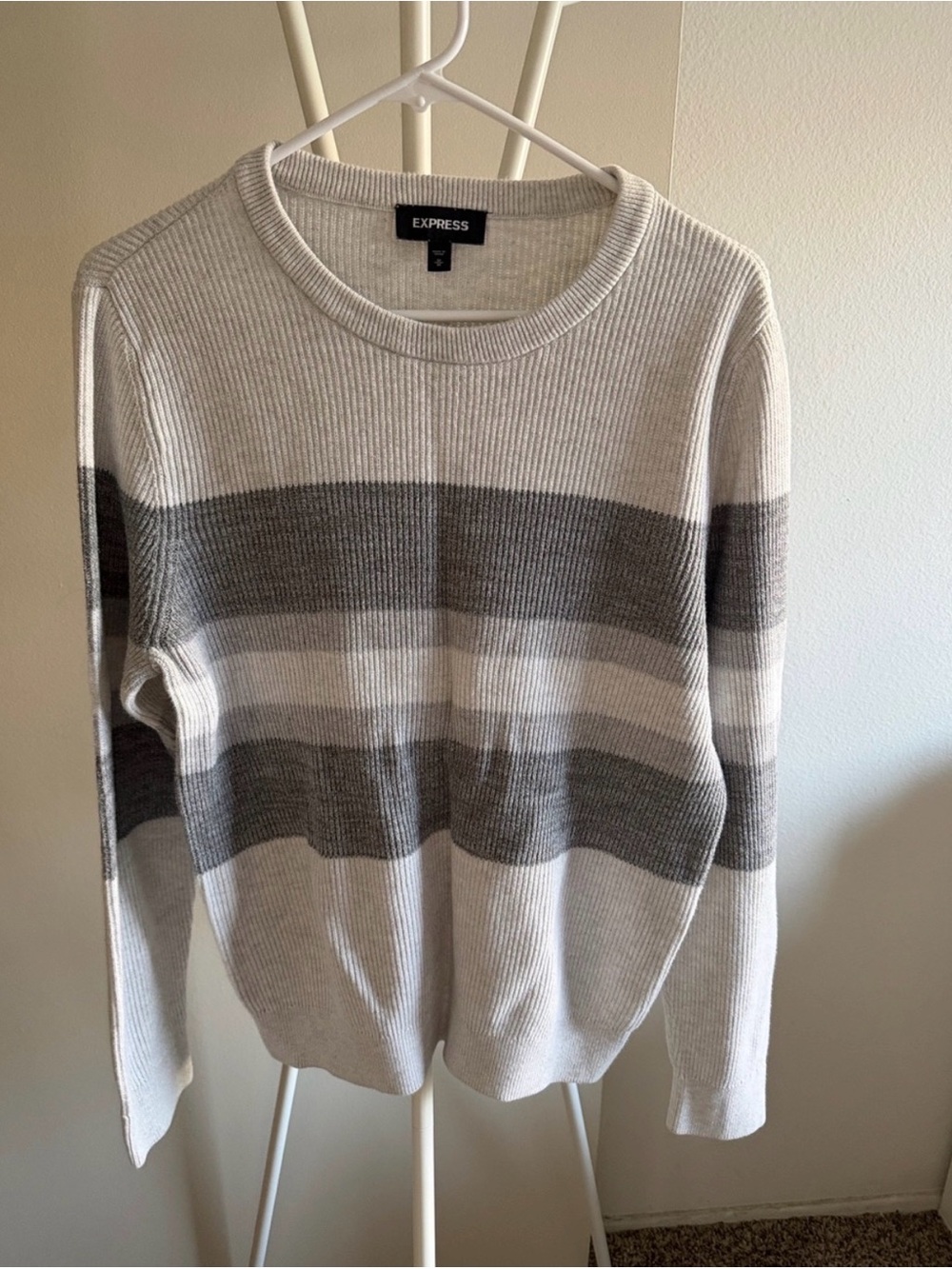 Express Men’s Gray and Cream V-Neck Striped Sweater